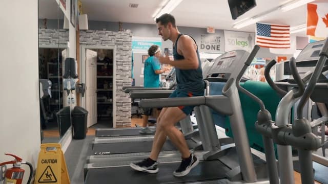 Does Walking Backward on a Treadmill Work For Knee Ability?